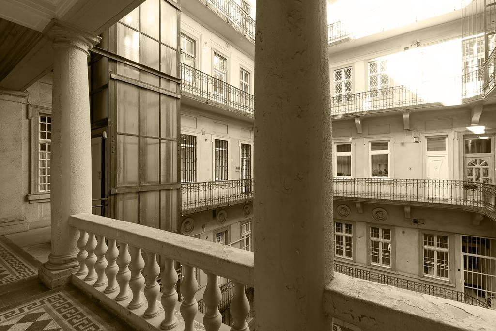 Sweet Dreams At Oktogon Downtown Apartment Budapest Exterior photo