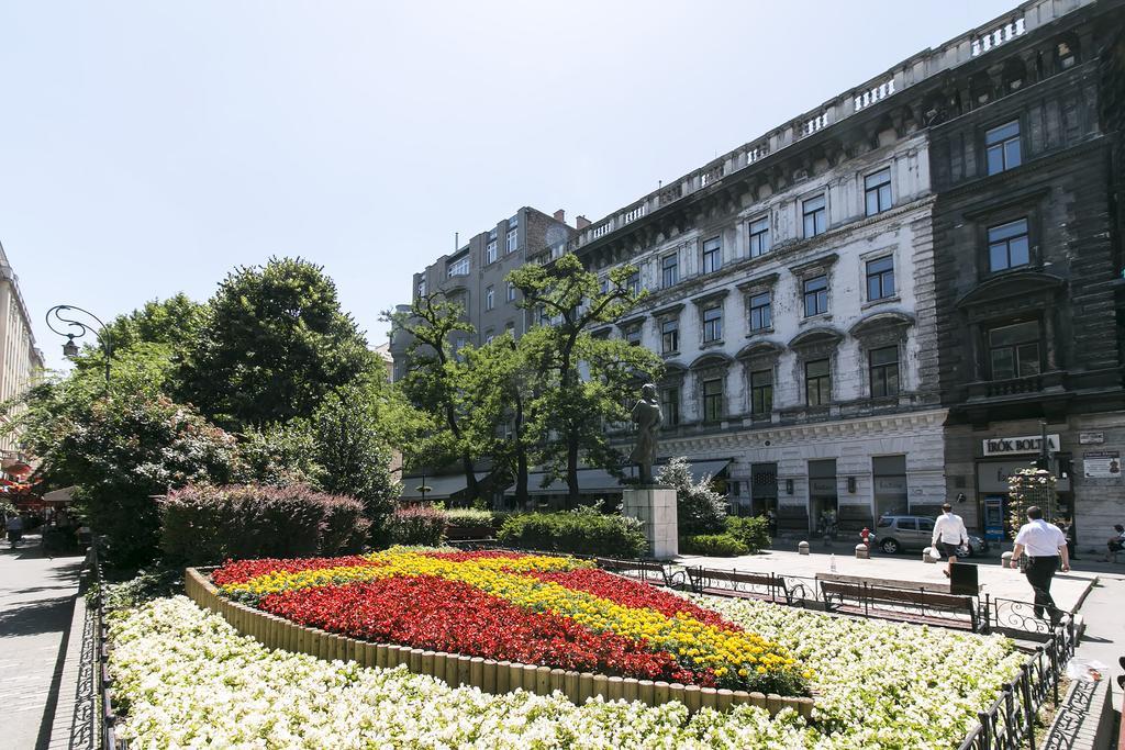Sweet Dreams At Oktogon Downtown Apartment Budapest Exterior photo