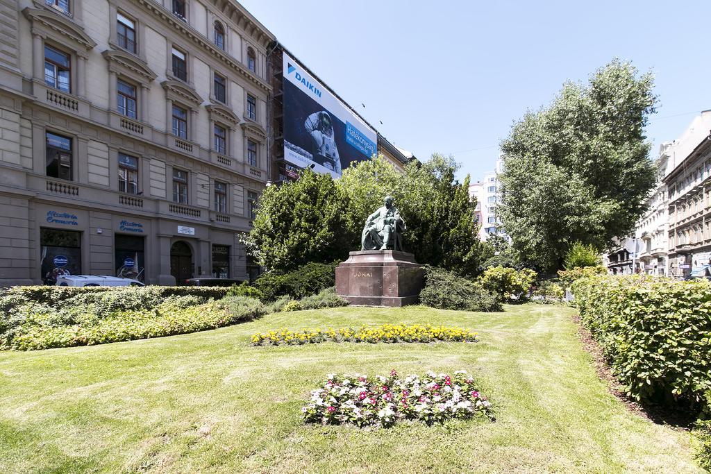 Sweet Dreams At Oktogon Downtown Apartment Budapest Exterior photo